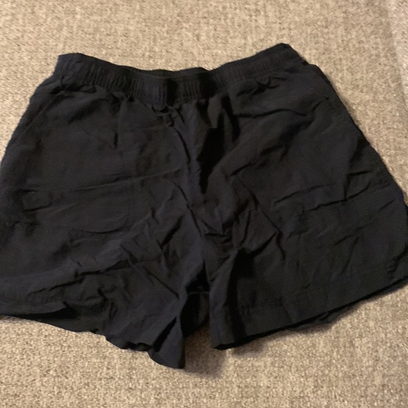 Columbia Women’s Short Bundle - Picture 4 of 5